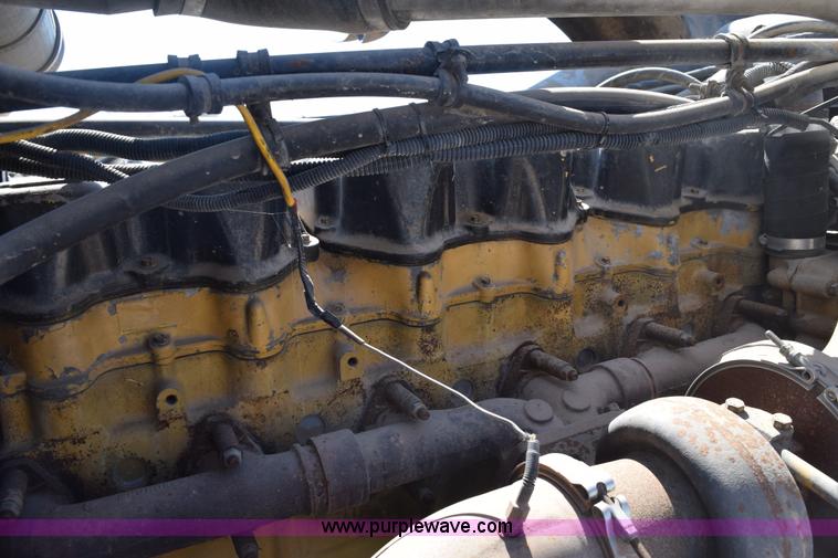 image for item E6280 1998 Freightliner FLD semi truck