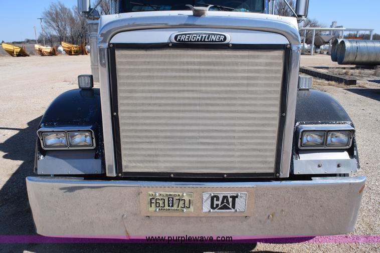 image for item E6280 1998 Freightliner FLD semi truck
