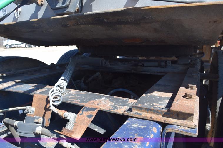 image for item E6280 1998 Freightliner FLD semi truck