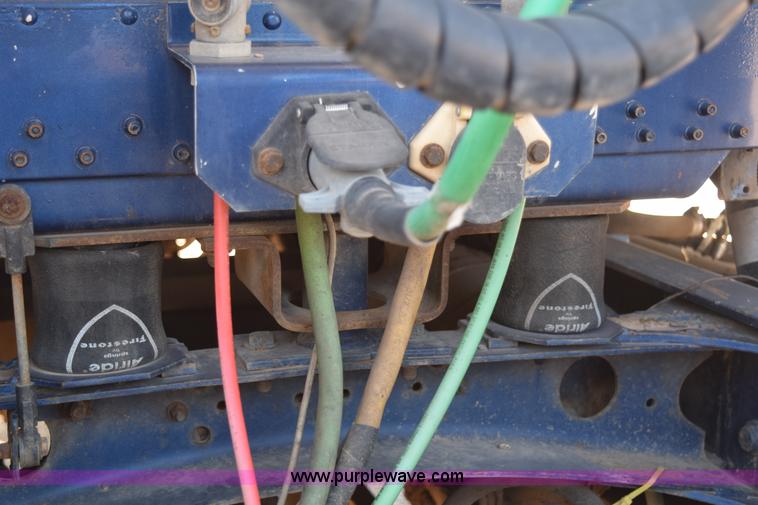 image for item E6280 1998 Freightliner FLD semi truck