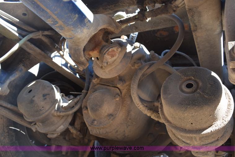 image for item E6280 1998 Freightliner FLD semi truck