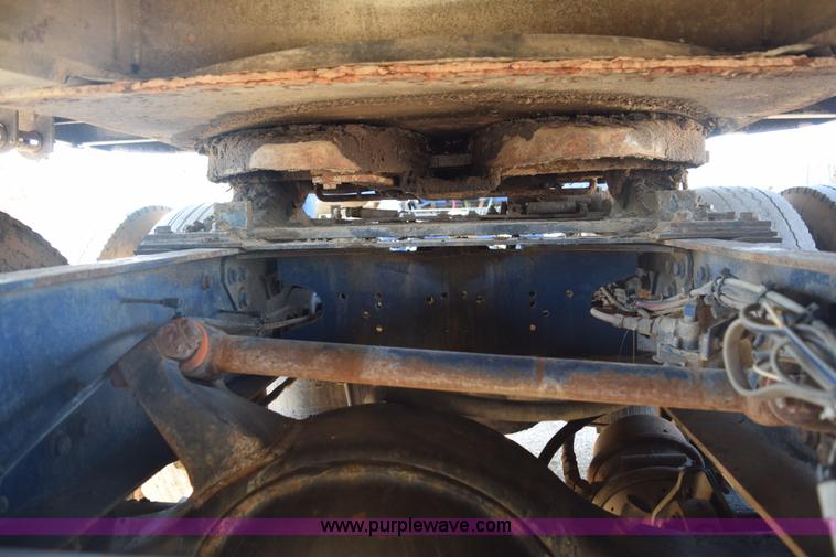 image for item E6280 1998 Freightliner FLD semi truck