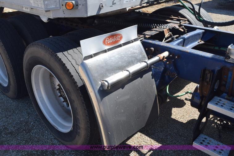 image for item E6280 1998 Freightliner FLD semi truck