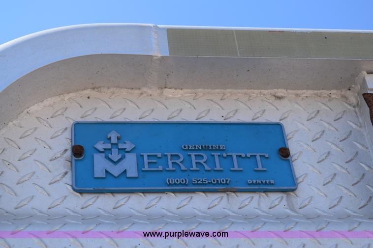 image for item E6280 1998 Freightliner FLD semi truck