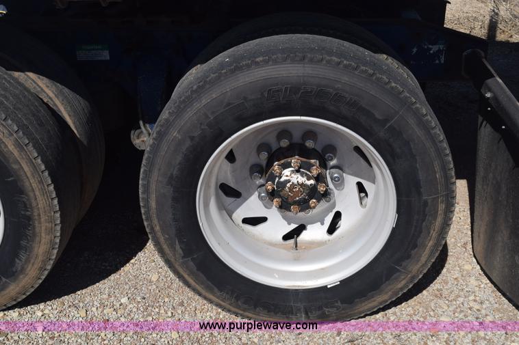 image for item E6280 1998 Freightliner FLD semi truck