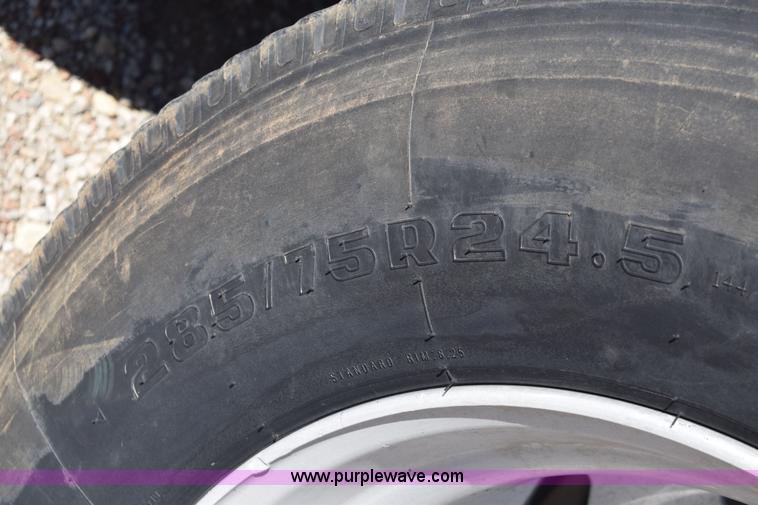 image for item E6280 1998 Freightliner FLD semi truck