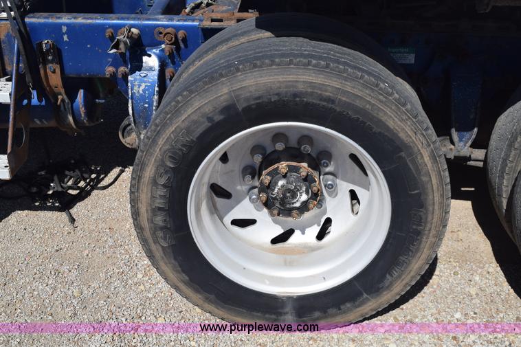 image for item E6280 1998 Freightliner FLD semi truck