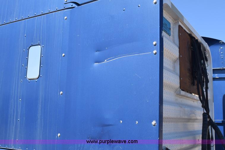 image for item E6280 1998 Freightliner FLD semi truck