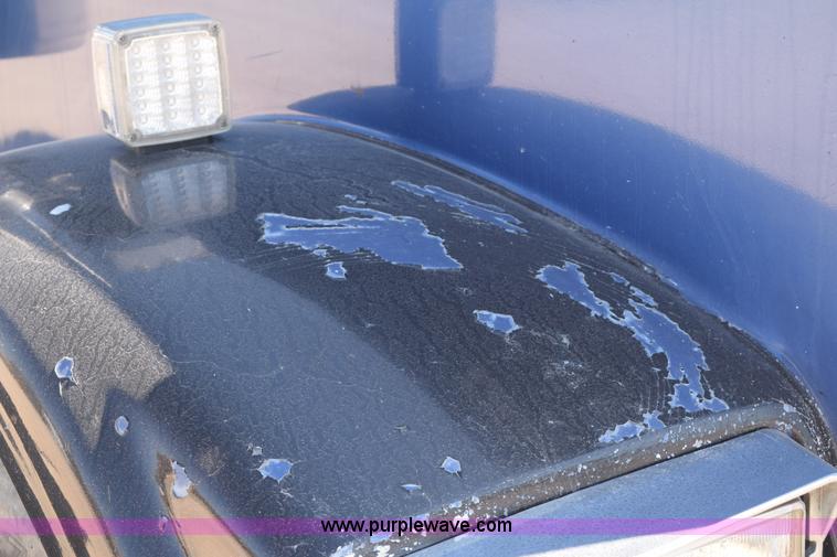 image for item E6280 1998 Freightliner FLD semi truck