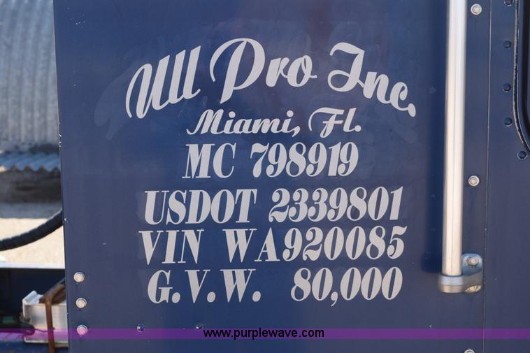 image for item E6280 1998 Freightliner FLD semi truck