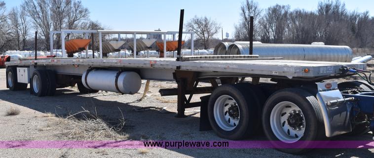 image for item E6281 1999 Fontaine flatbed trailer