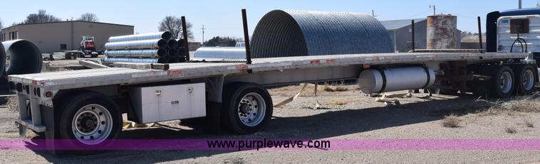 image for item E6281 1999 Fontaine flatbed trailer