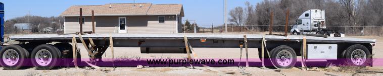 image for item E6281 1999 Fontaine flatbed trailer