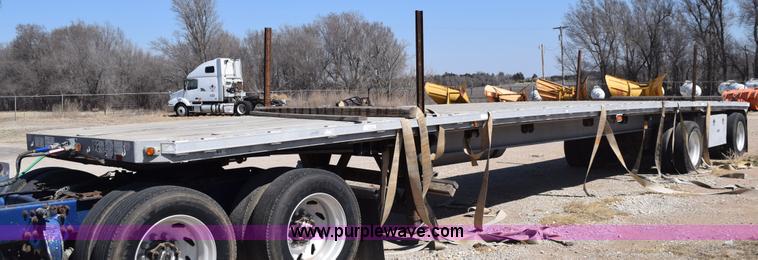 image for item E6281 1999 Fontaine flatbed trailer