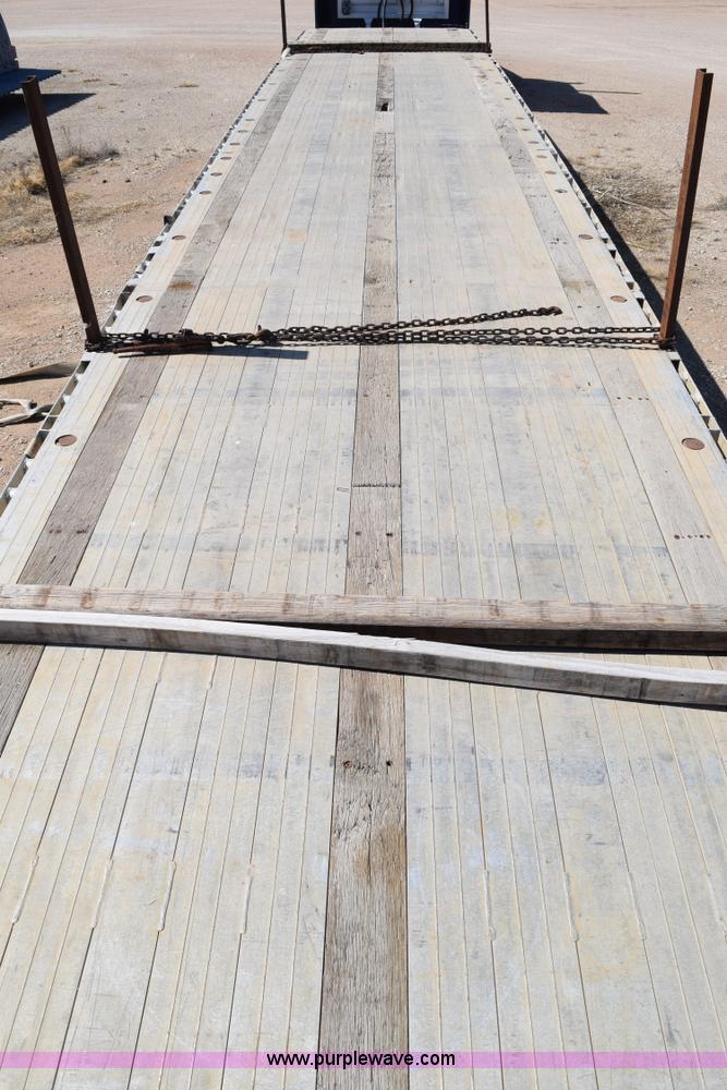 image for item E6281 1999 Fontaine flatbed trailer