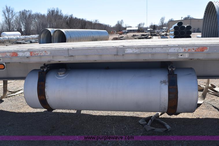 image for item E6281 1999 Fontaine flatbed trailer