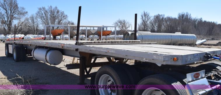 image for item E6281 1999 Fontaine flatbed trailer