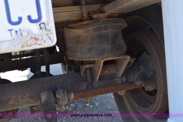 image for item E6281 1999 Fontaine flatbed trailer