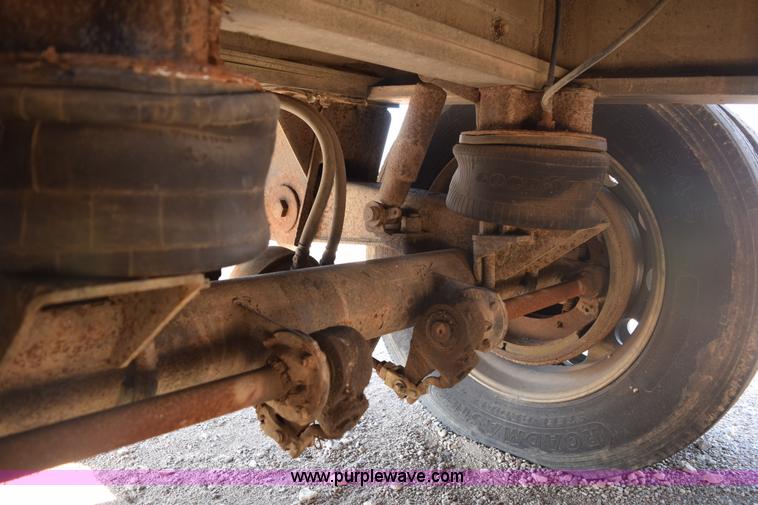 image for item E6281 1999 Fontaine flatbed trailer