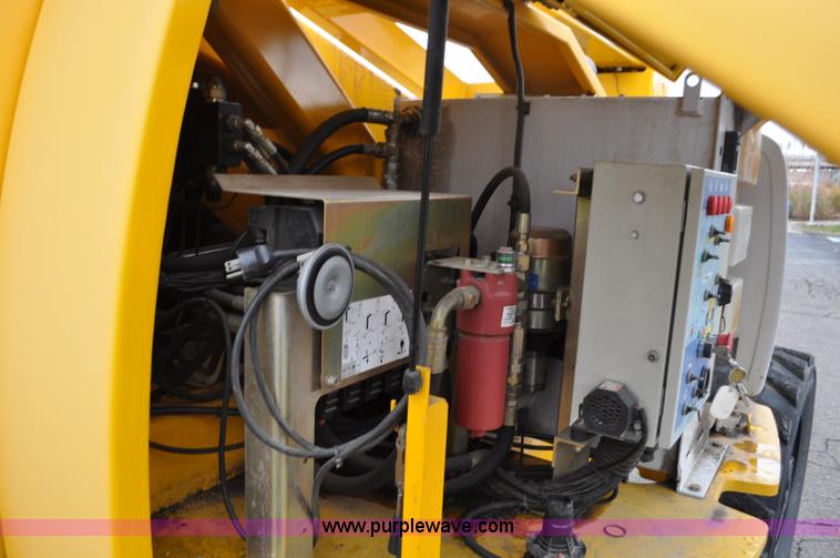 image for item F2101 2005 Haulotte HA61 JRT boom lift