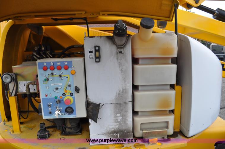 image for item F2101 2005 Haulotte HA61 JRT boom lift