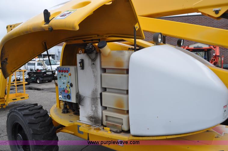 image for item F2101 2005 Haulotte HA61 JRT boom lift