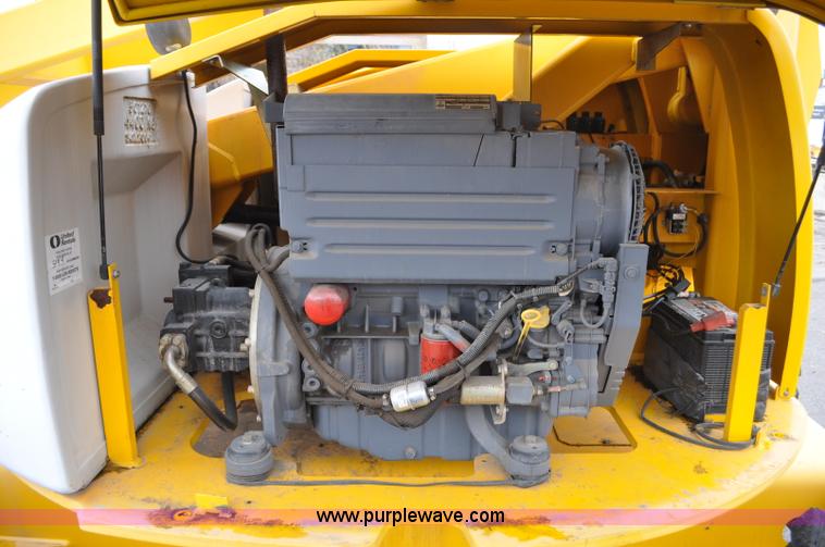 image for item F2101 2005 Haulotte HA61 JRT boom lift