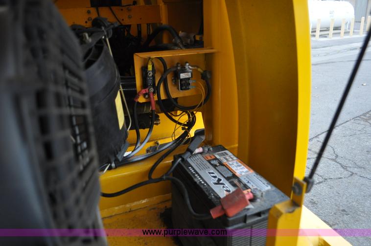 image for item F2101 2005 Haulotte HA61 JRT boom lift