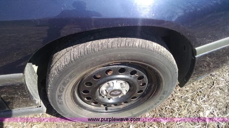 image for item F8372 2002 Chevrolet Impala