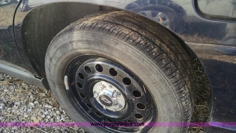 image for item F8372 2002 Chevrolet Impala