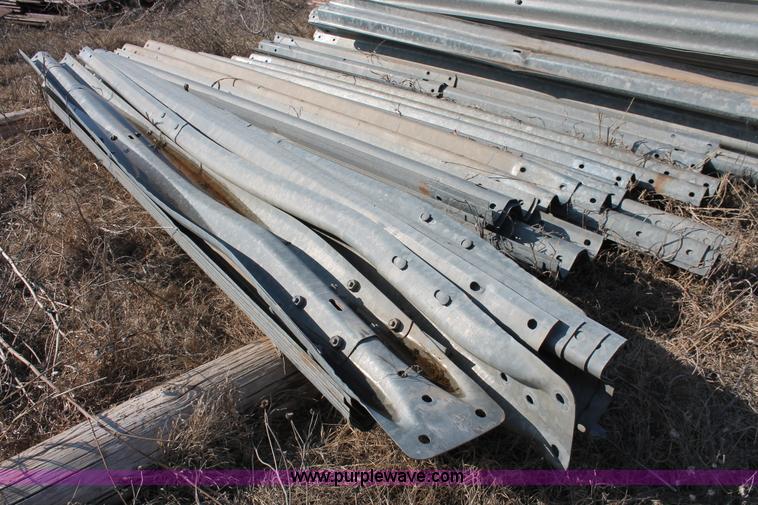 image for item H5886 Assorted guard rail and posts