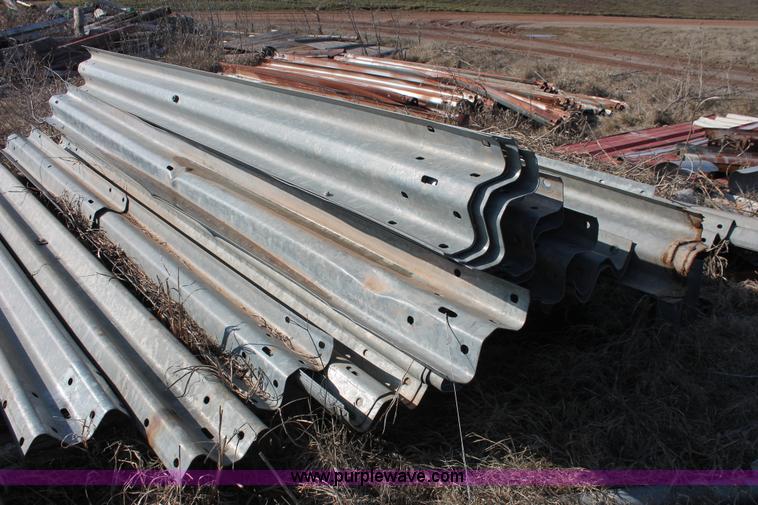 image for item H5886 Assorted guard rail and posts