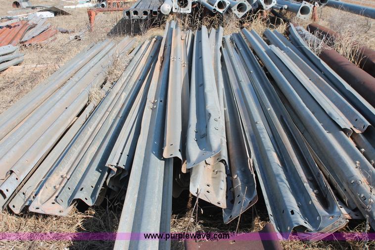 image for item H5886 Assorted guard rail and posts