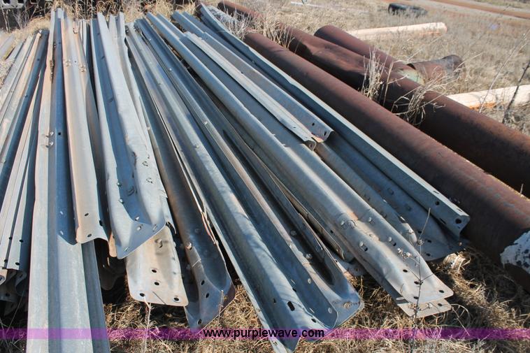 image for item H5886 Assorted guard rail and posts