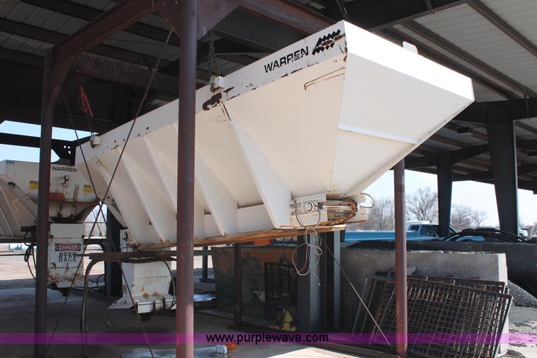 image for item H5893 Warren spreader bed