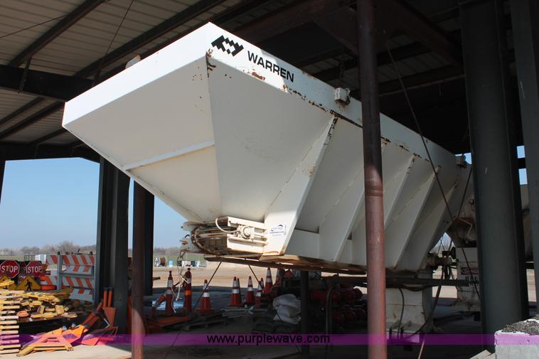 image for item H5893 Warren spreader bed