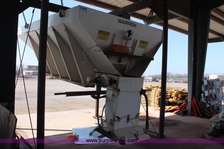 image for item H5893 Warren spreader bed