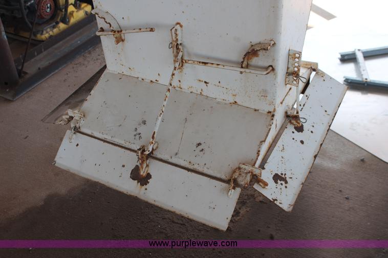 image for item H5893 Warren spreader bed