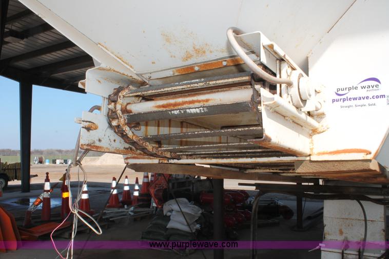 image for item H5893 Warren spreader bed