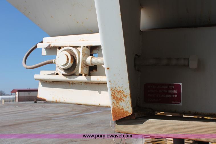 image for item H5893 Warren spreader bed