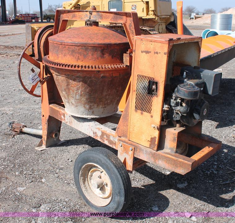 Portable cement mixer in Chickasha, OK Item H5896 sold Purple Wave