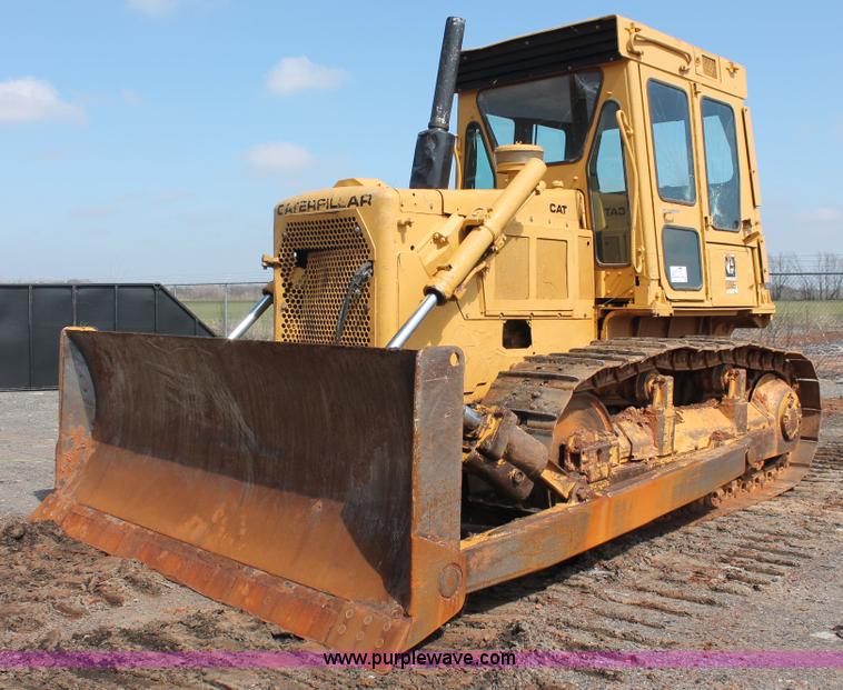 image for item H5898 1978 Caterpillar D6D dozer