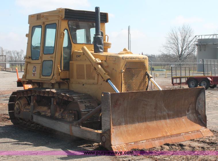 image for item H5898 1978 Caterpillar D6D dozer