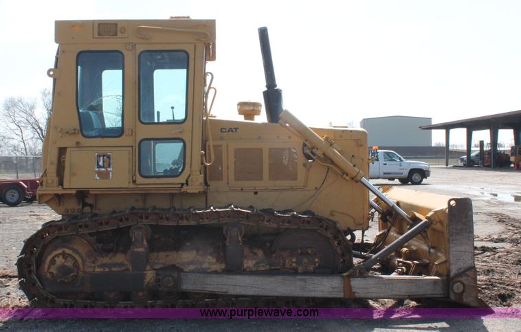 image for item H5898 1978 Caterpillar D6D dozer
