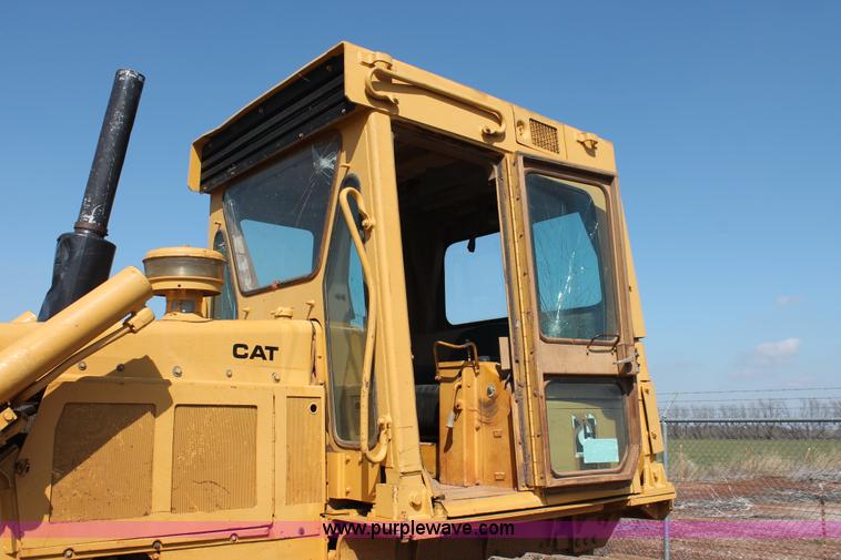 image for item H5898 1978 Caterpillar D6D dozer