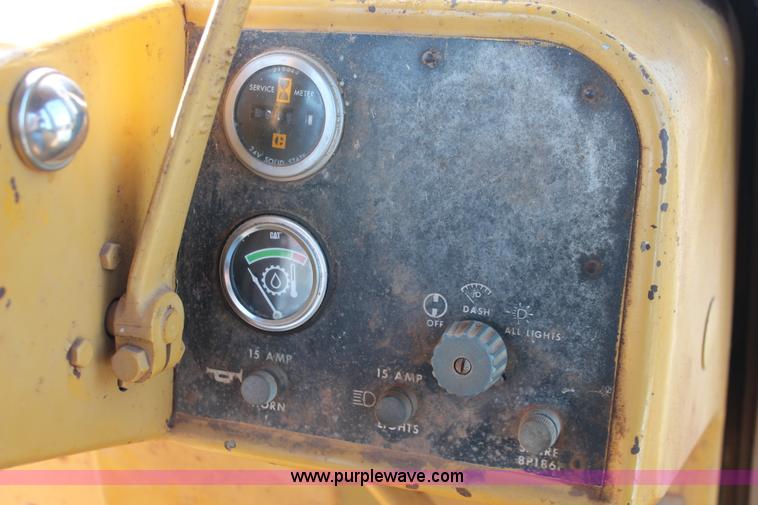 image for item H5898 1978 Caterpillar D6D dozer