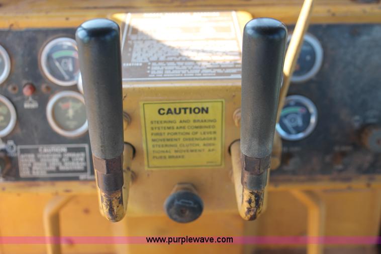 image for item H5898 1978 Caterpillar D6D dozer