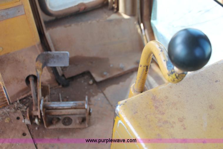 image for item H5898 1978 Caterpillar D6D dozer