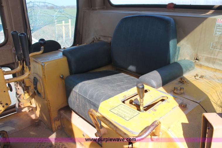 image for item H5898 1978 Caterpillar D6D dozer