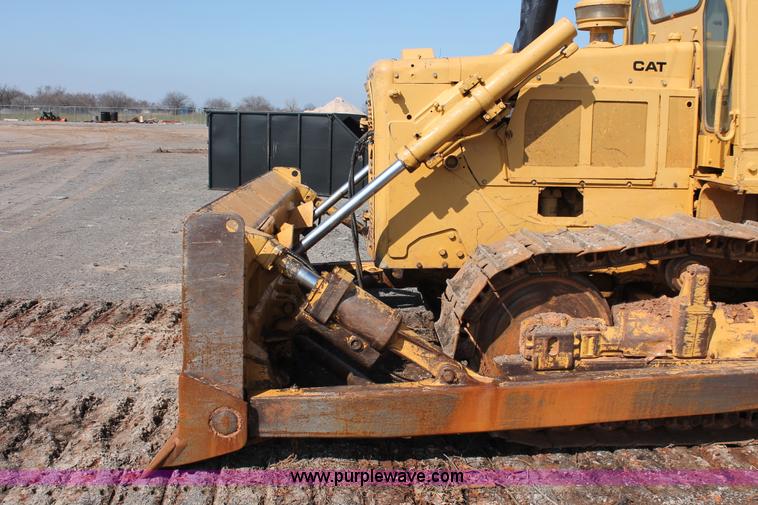 image for item H5898 1978 Caterpillar D6D dozer
